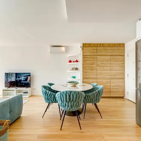 Front Flat With Sea Views Marbellac