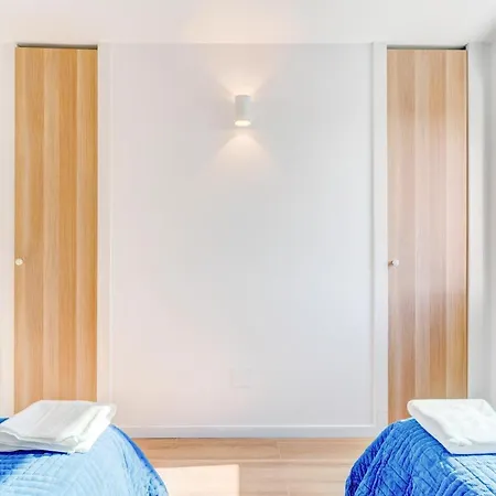 Front Flat With Sea Views