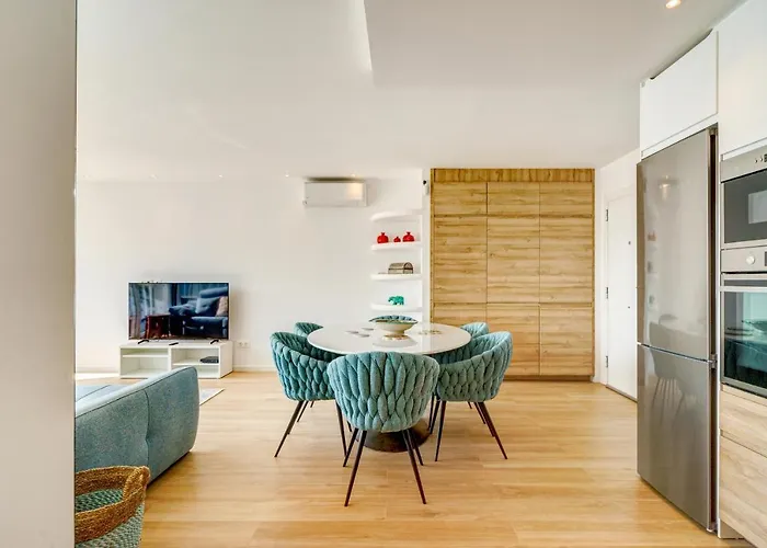 Front Flat With Sea Views Marbellac