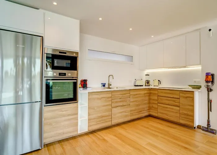Front Flat With Sea Views Appartement