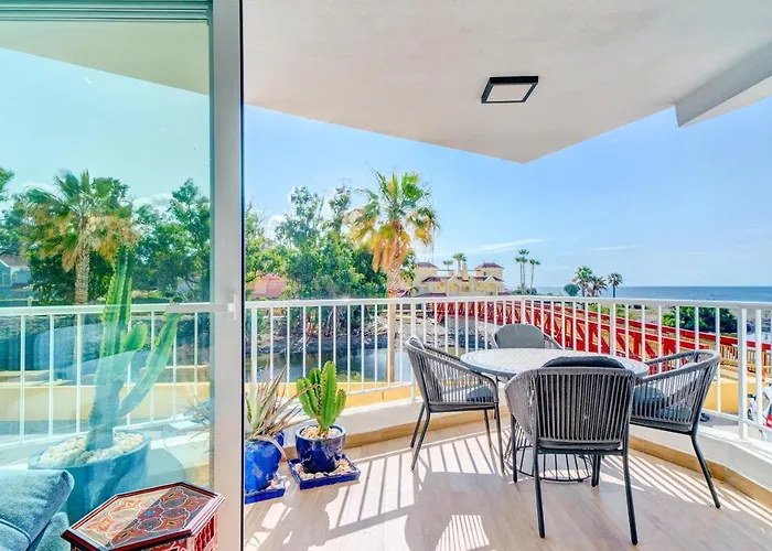 Front Flat With Sea Views Appartement *