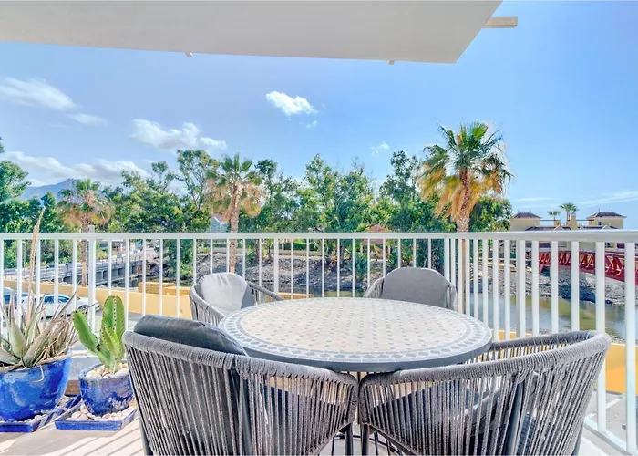 Front Flat With Sea Views * Marbella